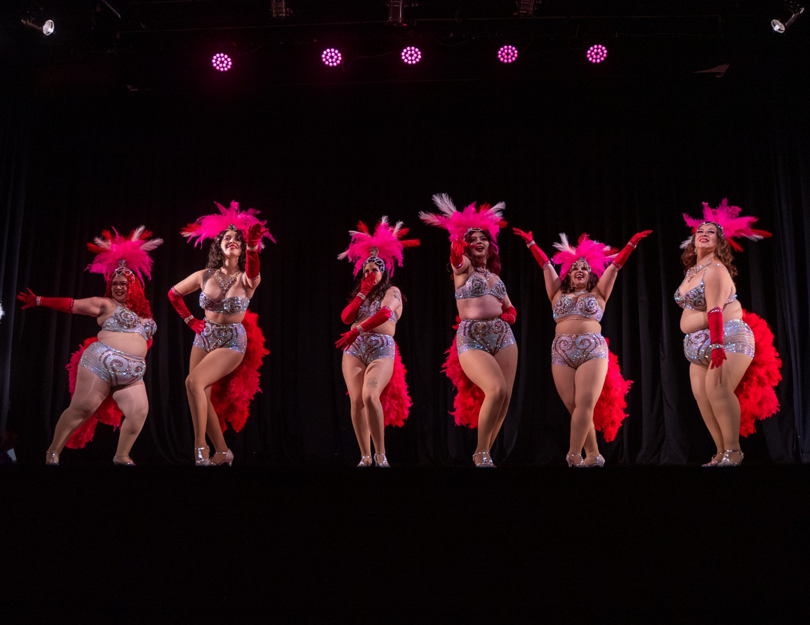 Artistas de Burlesque Concepción en escena